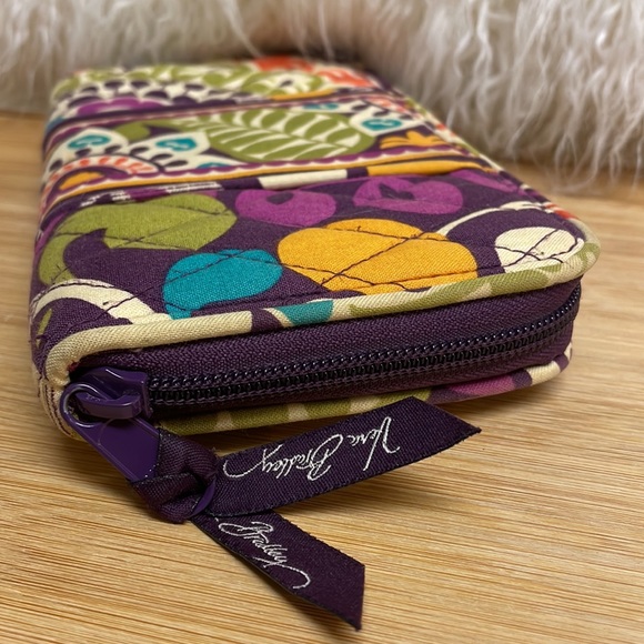 VERA BRADLEY // PLUM CRAZY Zippy Quilted Cloth Accordion Wallet EUC - Picture 8 of 9